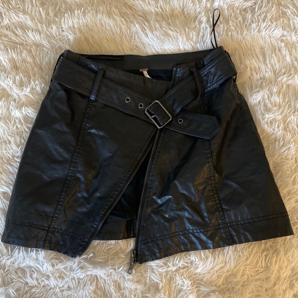 Free People size 4 leather skirt